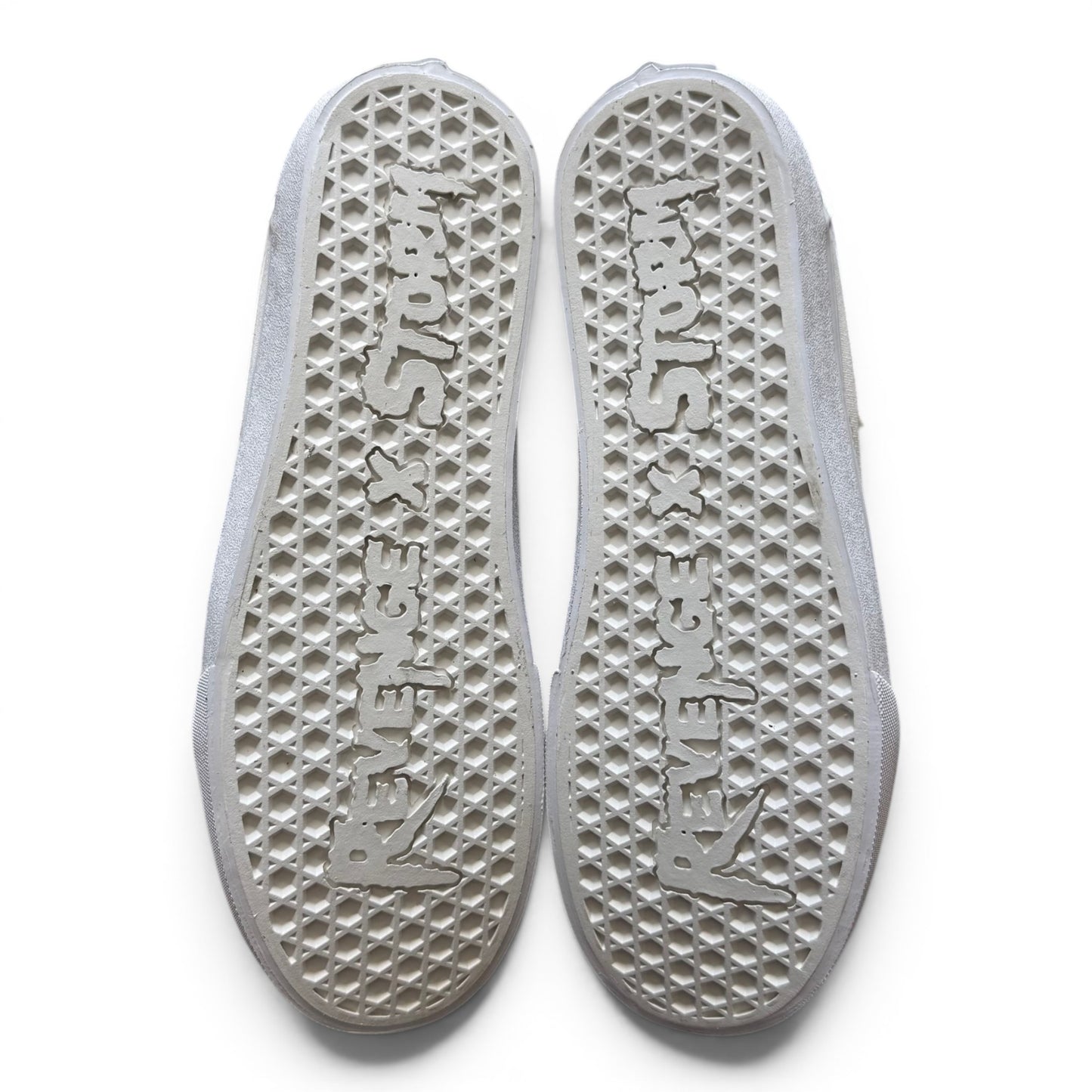 Revenge Storm Lace White Iridescent